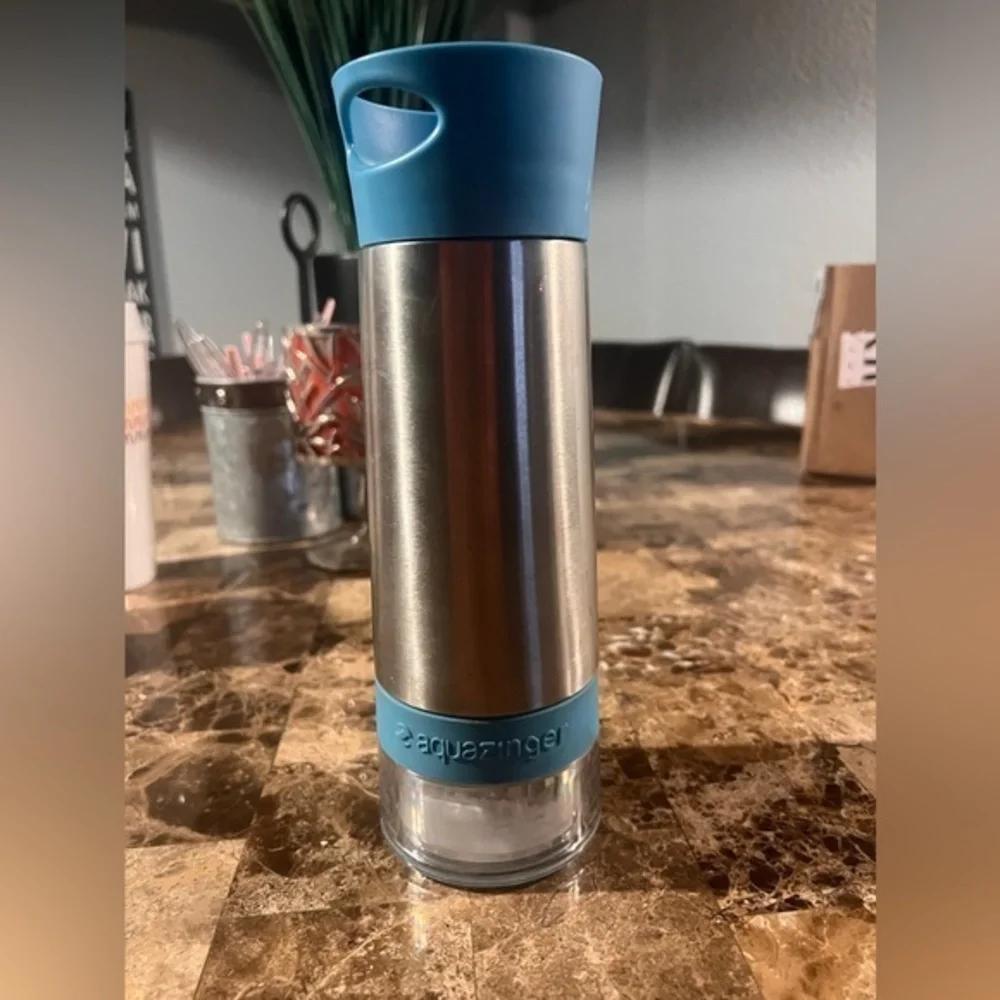 Aquazinger 24oz fruit infuser travel cup